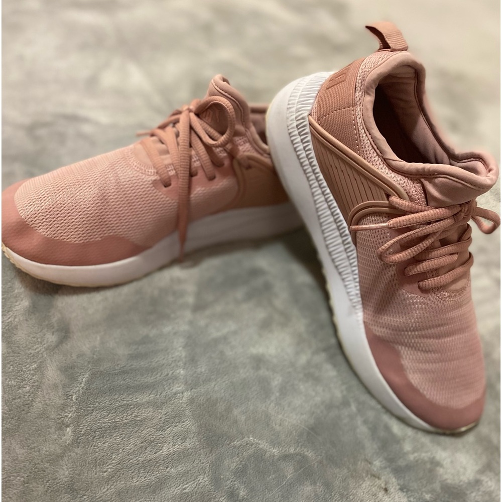 Ladies Puma size 7